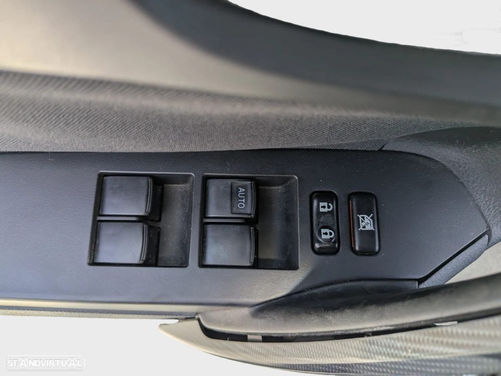 Toyota Auris 1.4 D-4D Comfort+Pack Sport - 6
