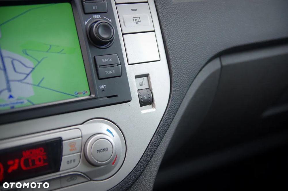 Ford Kuga 2.0 TDCi 2x4 Titanium - 37
