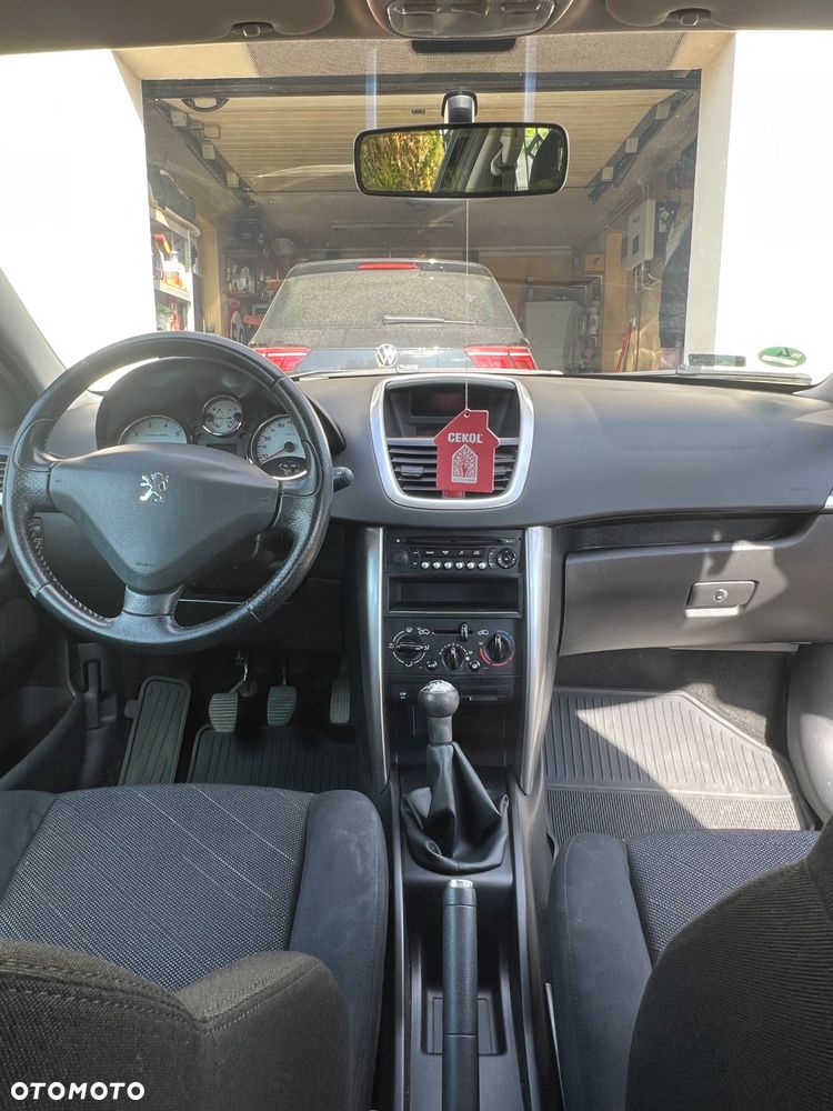 Peugeot 207 - 9