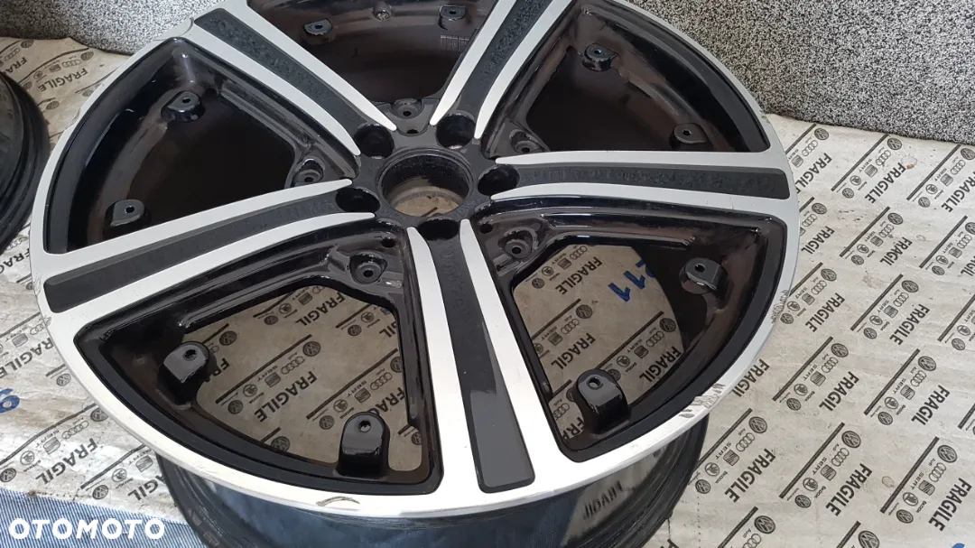 FELGA MERCEDES A 295 401 13 00  5X112 9JX20 ET50 A 295 400 200 4010 - 7
