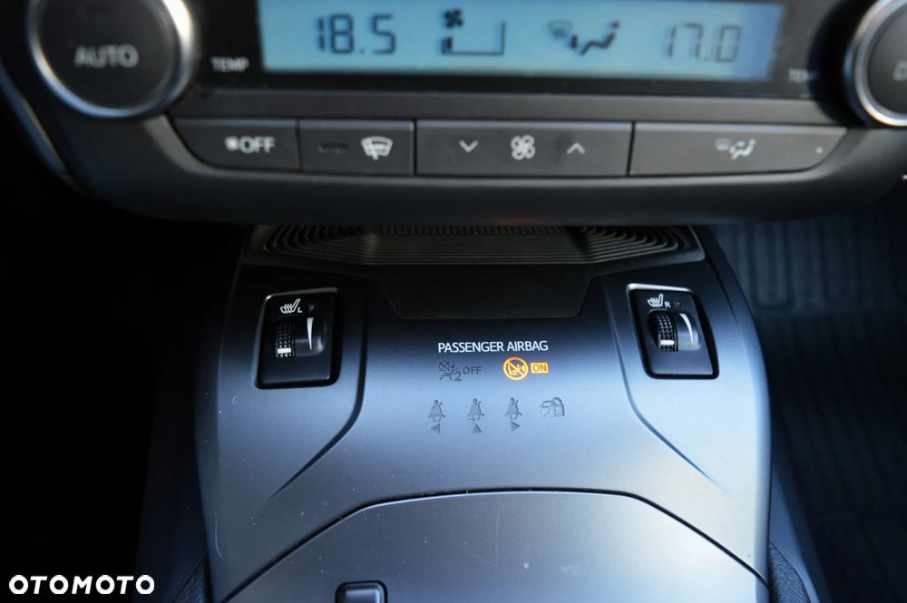 Toyota Avensis 2.0 Prestige MS - 21