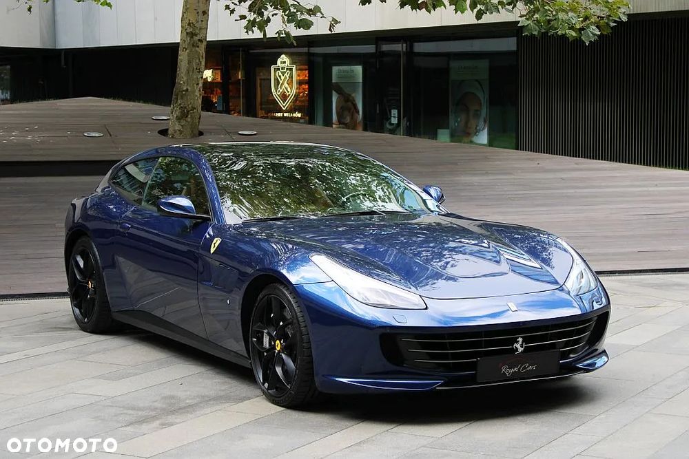 Ferrari GTC4Lusso - 2