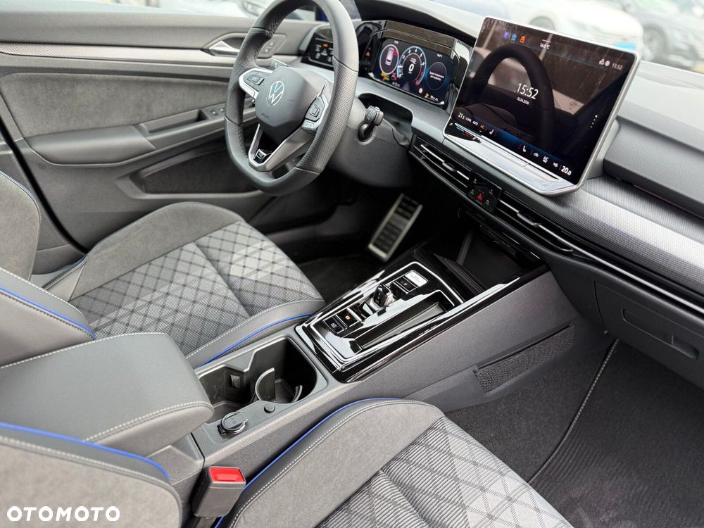 Volkswagen Golf Variant - 11