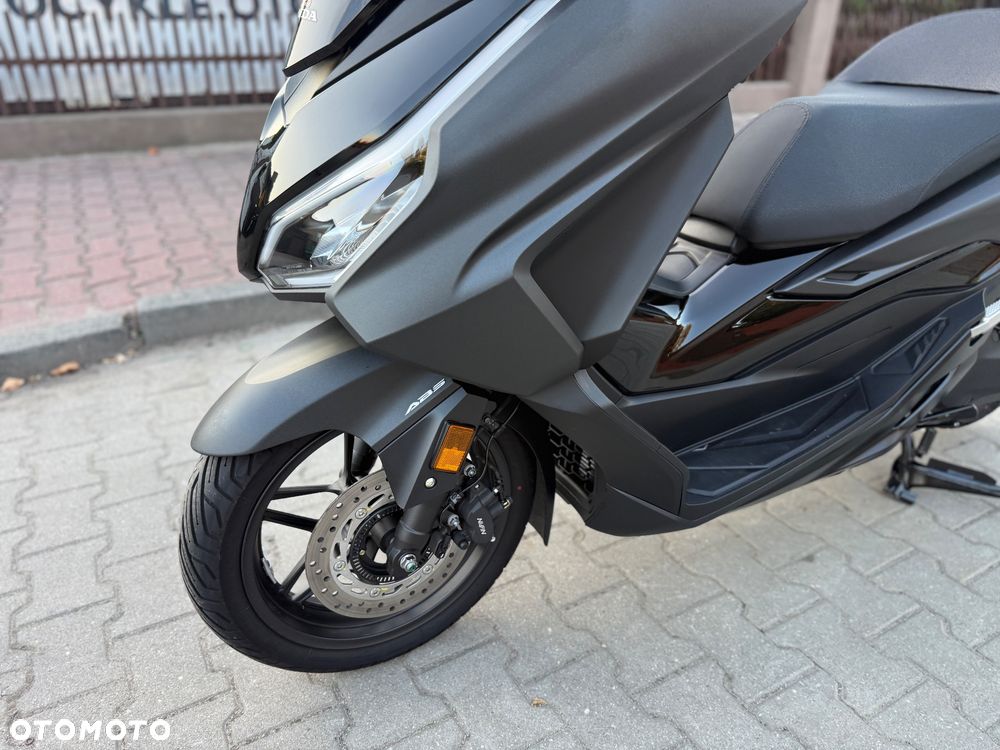Honda NSS - 18