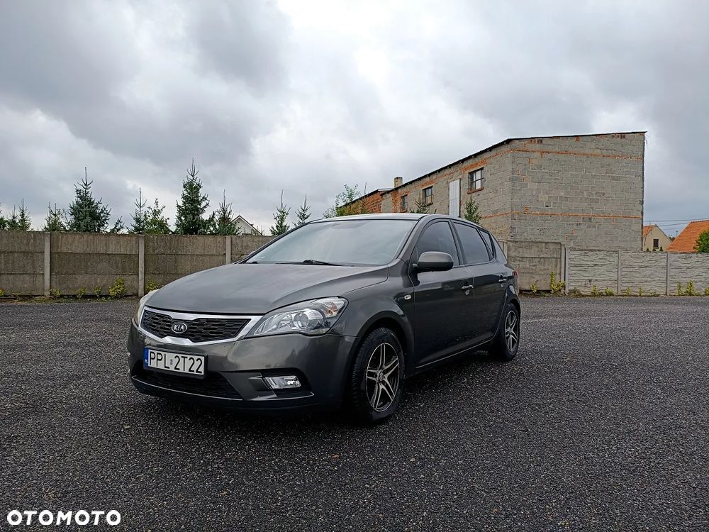 Kia Ceed - 1