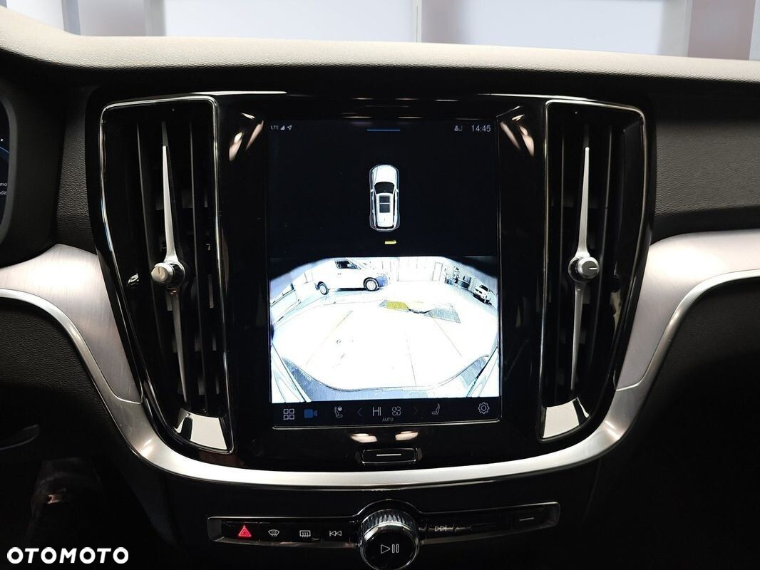 Volvo V60 T6 AWD Plug-In Hybrid Ultra Dark - 23