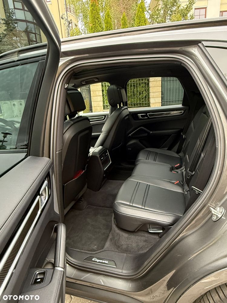 Porsche Cayenne - 7