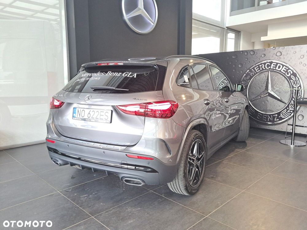 Mercedes-Benz GLA - 18