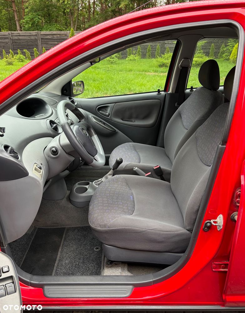 Toyota Yaris 1.0 Luna - 23