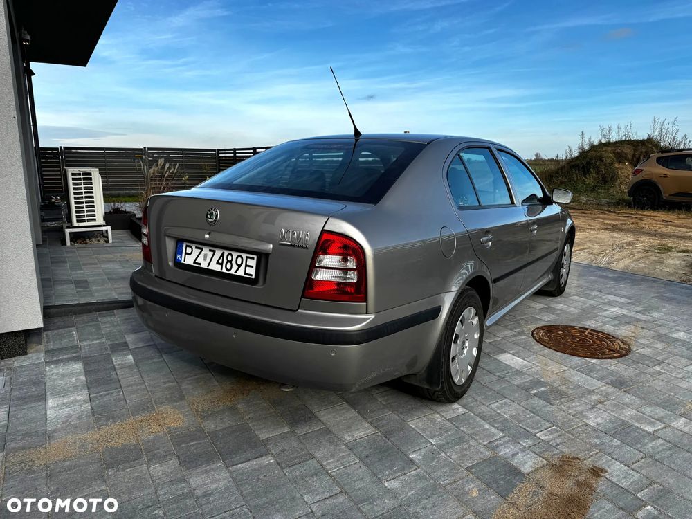 Skoda Octavia 1.6 Tour Plus Ice - 4