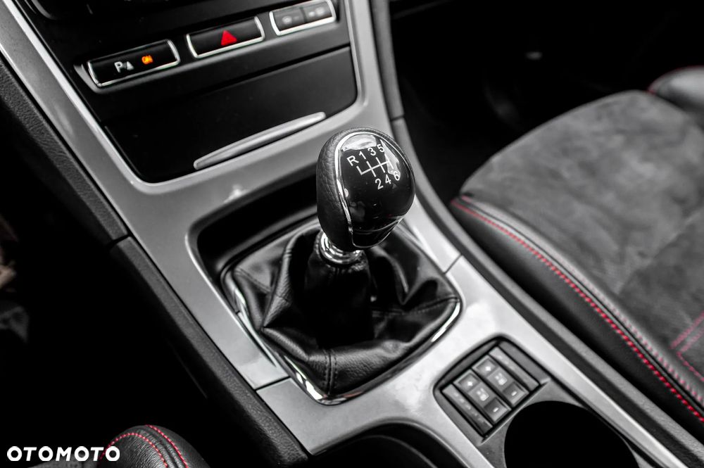 Ford Mondeo 2.0 TDCi Champions Edition - 34