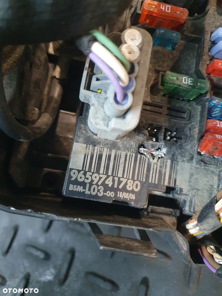 PEUGEOT CITROEN C2 C3 SKRZYNKA BEZPIECZNIKÓW MODUŁ BSM 9659741780 - 4