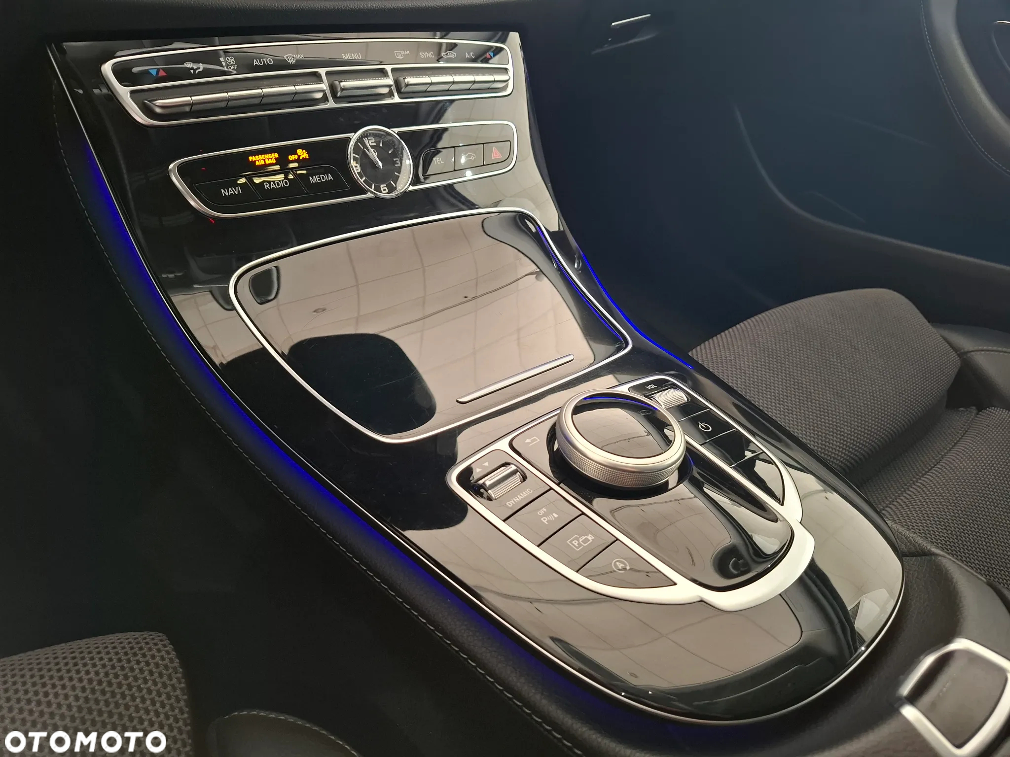 Mercedes-Benz Klasa E 250 9G-TRONIC - 17