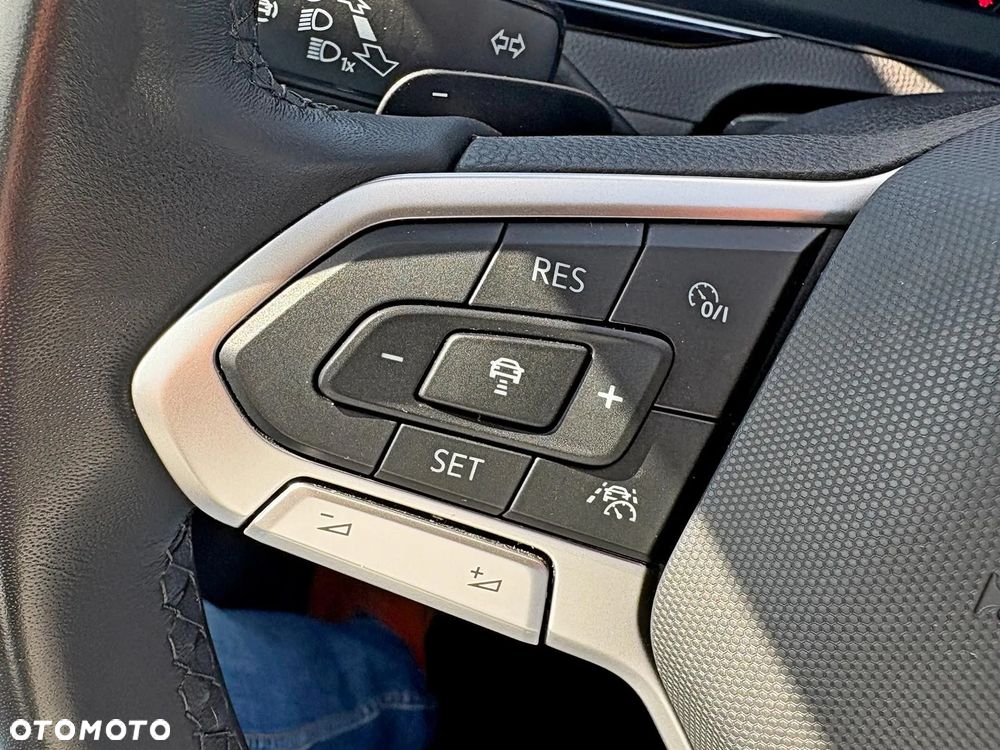 Volkswagen Passat Variant 2.0 TDI Elegance DSG - 36