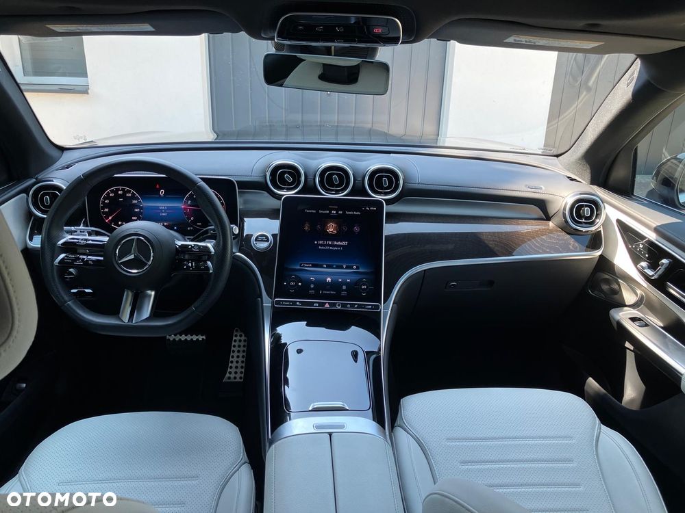 Mercedes-Benz GLC 300 4Matic 9G-TRONIC AMG Line - 7