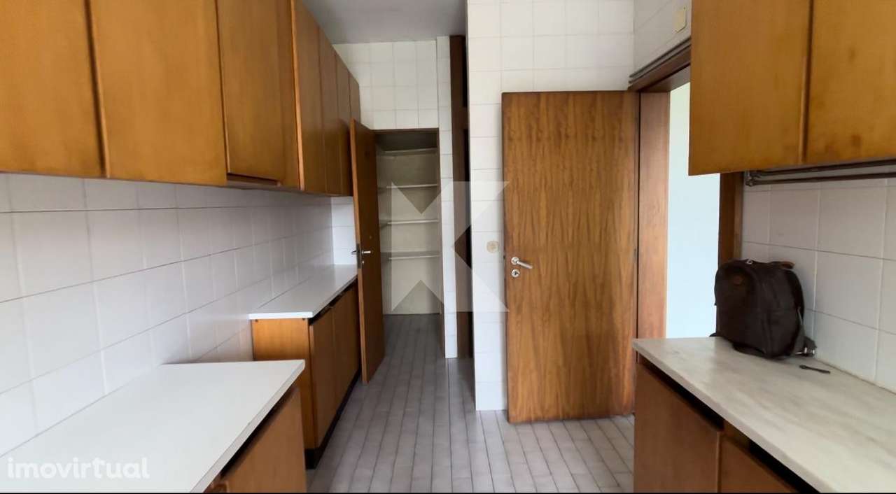 Apartamento T4 com garagem junto ao Rio Douro - Grande imagem: 2/38