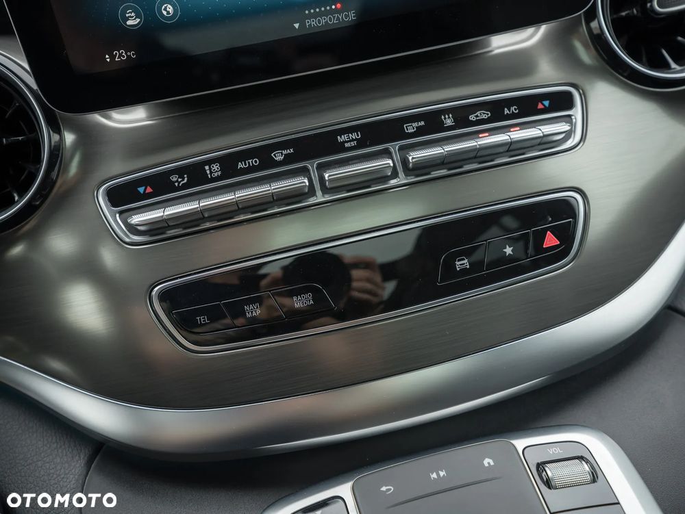 Mercedes-Benz Klasa V 300 d 4-Matic Exclusive 9G-Tronic (d³ugi) - 39