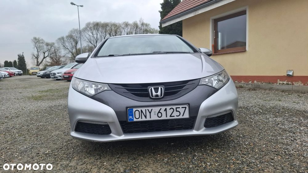 Honda Civic 1.6 i-DTEC Lifestyle Black Edition - 10