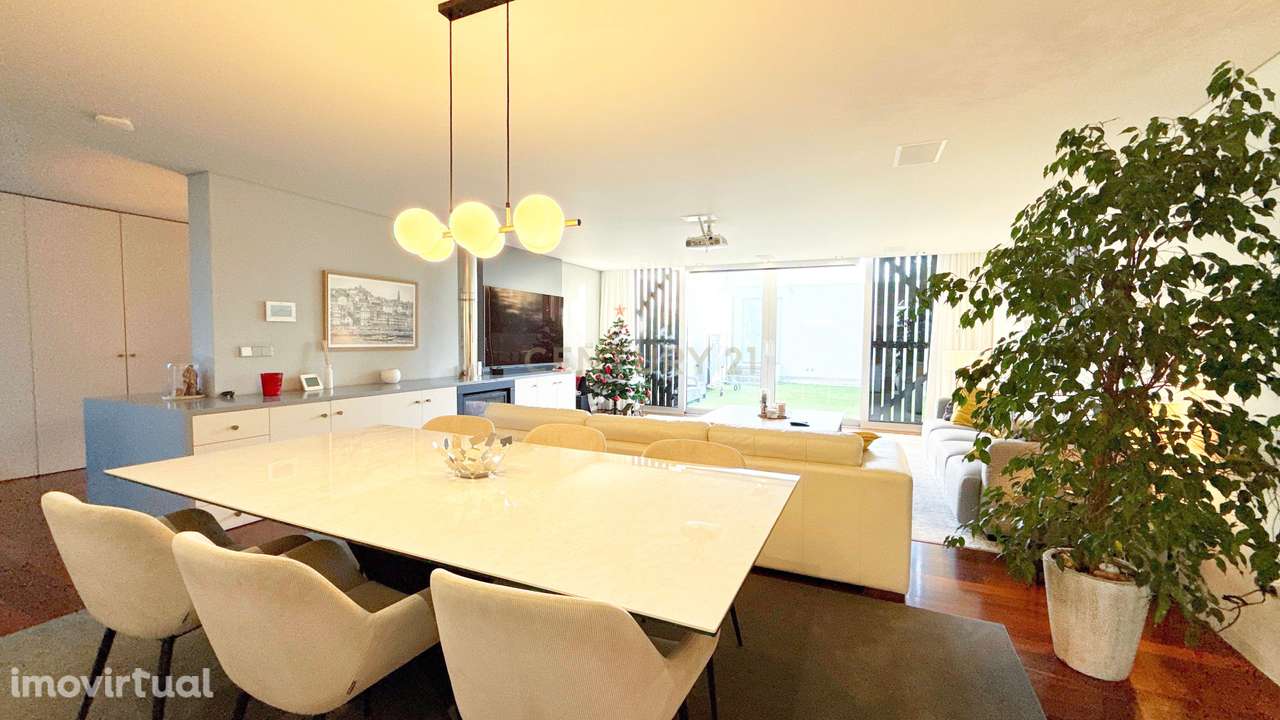 Moradia T4 - 100% Térrea com Piscina Aquecida e Jacuzzi próximo à Prai - Grande imagem: 2/60