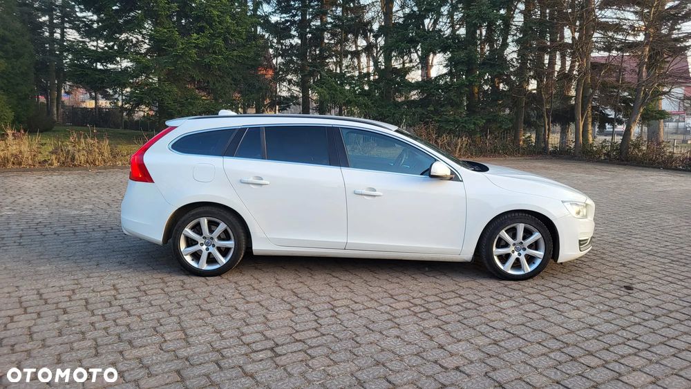 Volvo V60 D4 Summum - 3