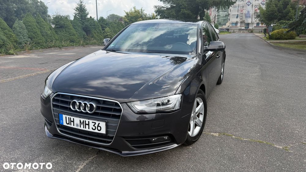 Audi A4 Limousine - 4