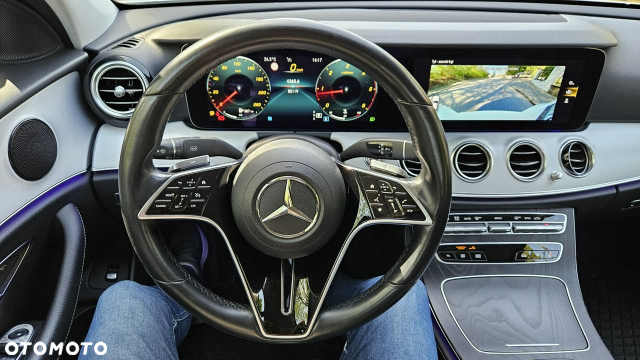 Mercedes-Benz Klasa E - 23