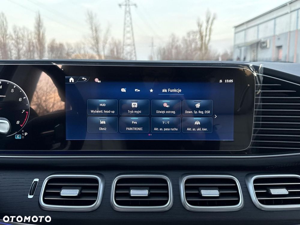 Mercedes-Benz GLS - 26