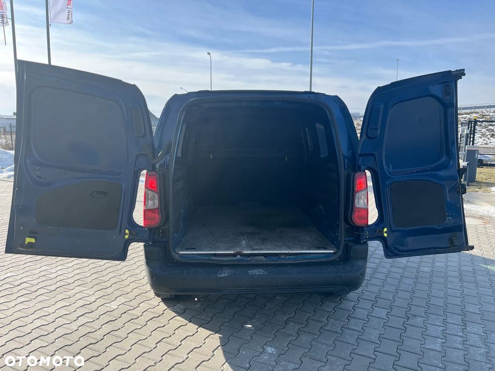 Opel COMBO - 11