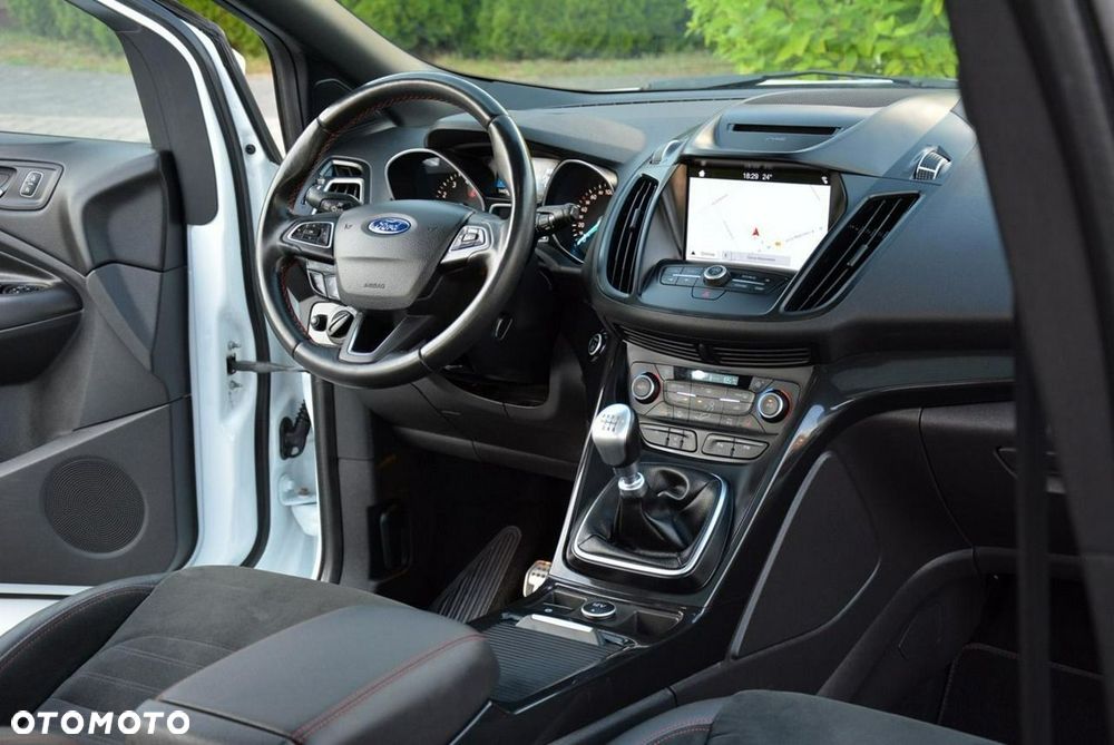 Ford Kuga 1.5 EcoBoost 2x4 ST-Line - 18