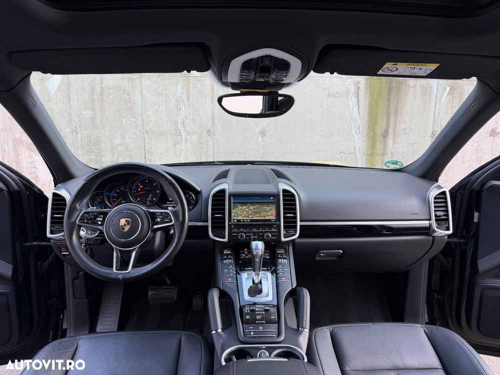 Porsche Cayenne Platinum Edition - 18