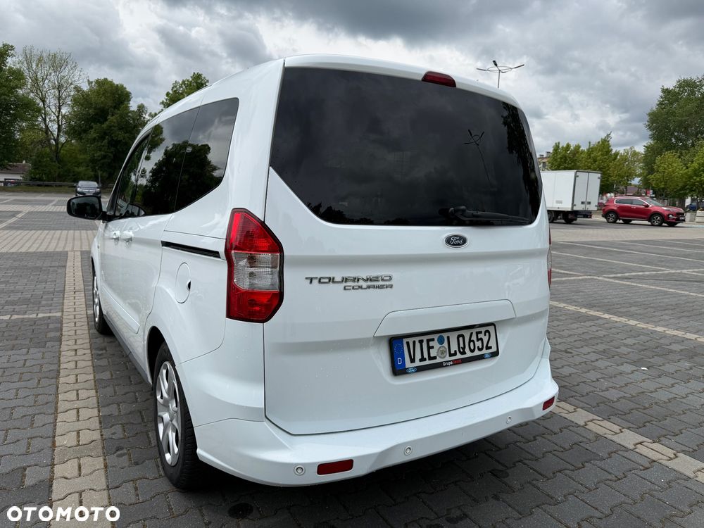 Ford Tourneo Courier 1.5 TDCi Trend - 11