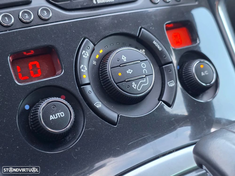 Peugeot 3008 2.0 HDi Hybrid4 - 33