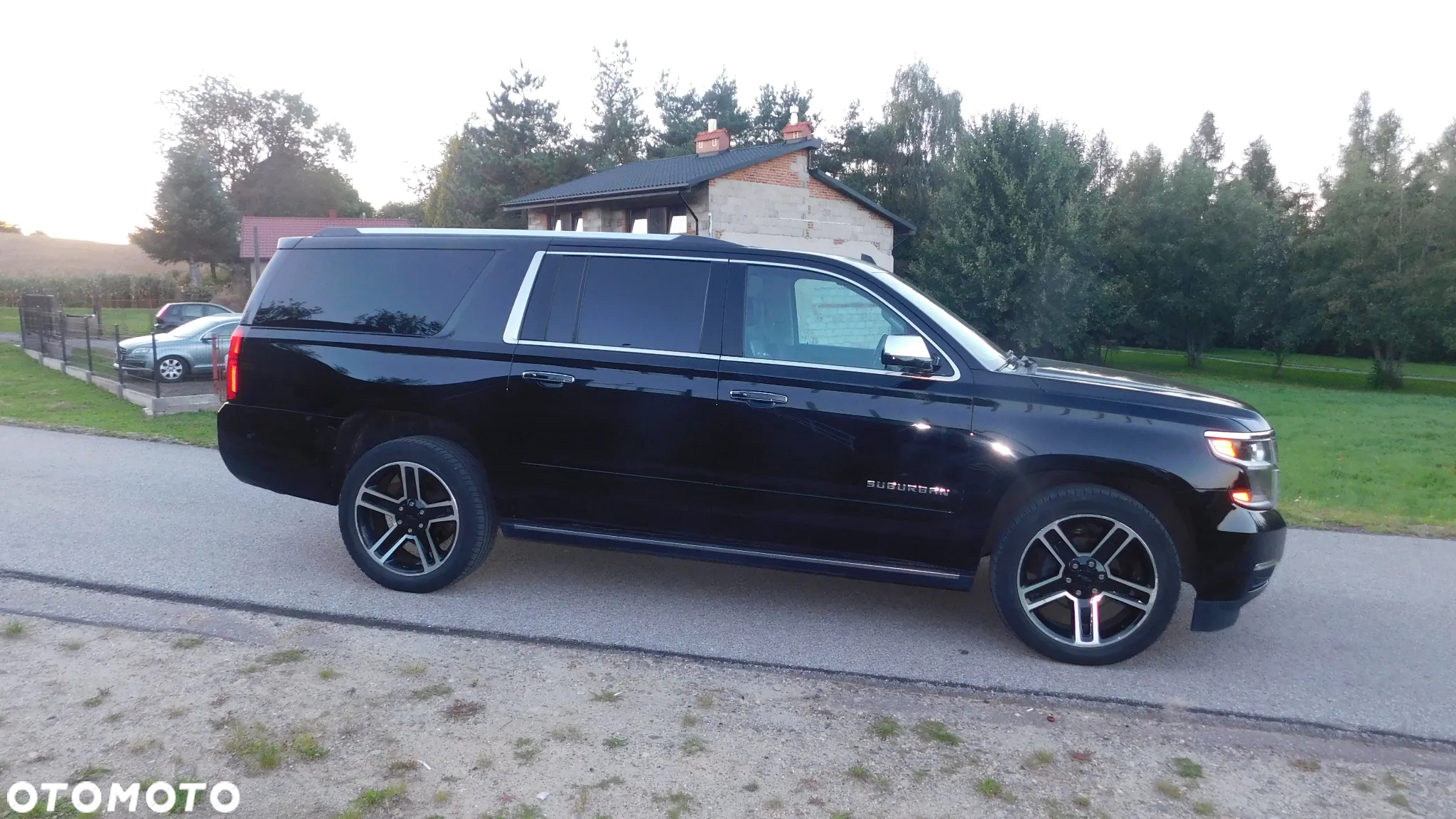 Chevrolet Suburban - 18