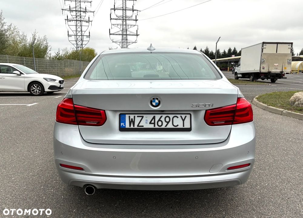 BMW Seria 3 320i Luxury Line - 7