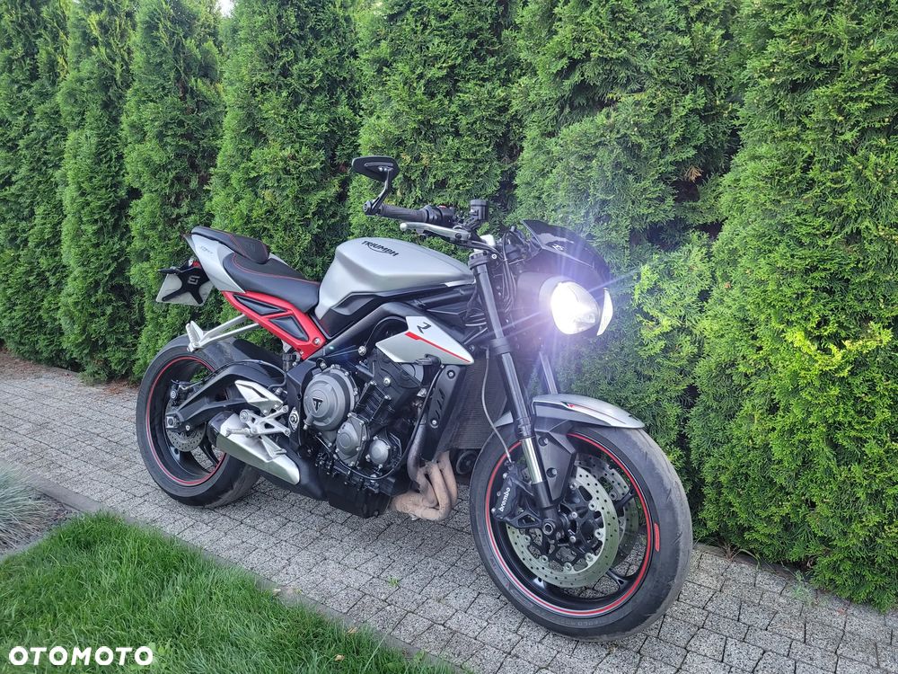 Triumph Street Triple - 7