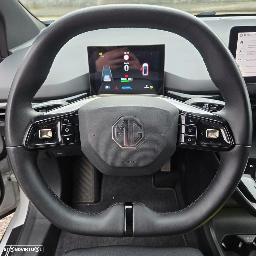 MG MG4 64 kWh Luxury - 8