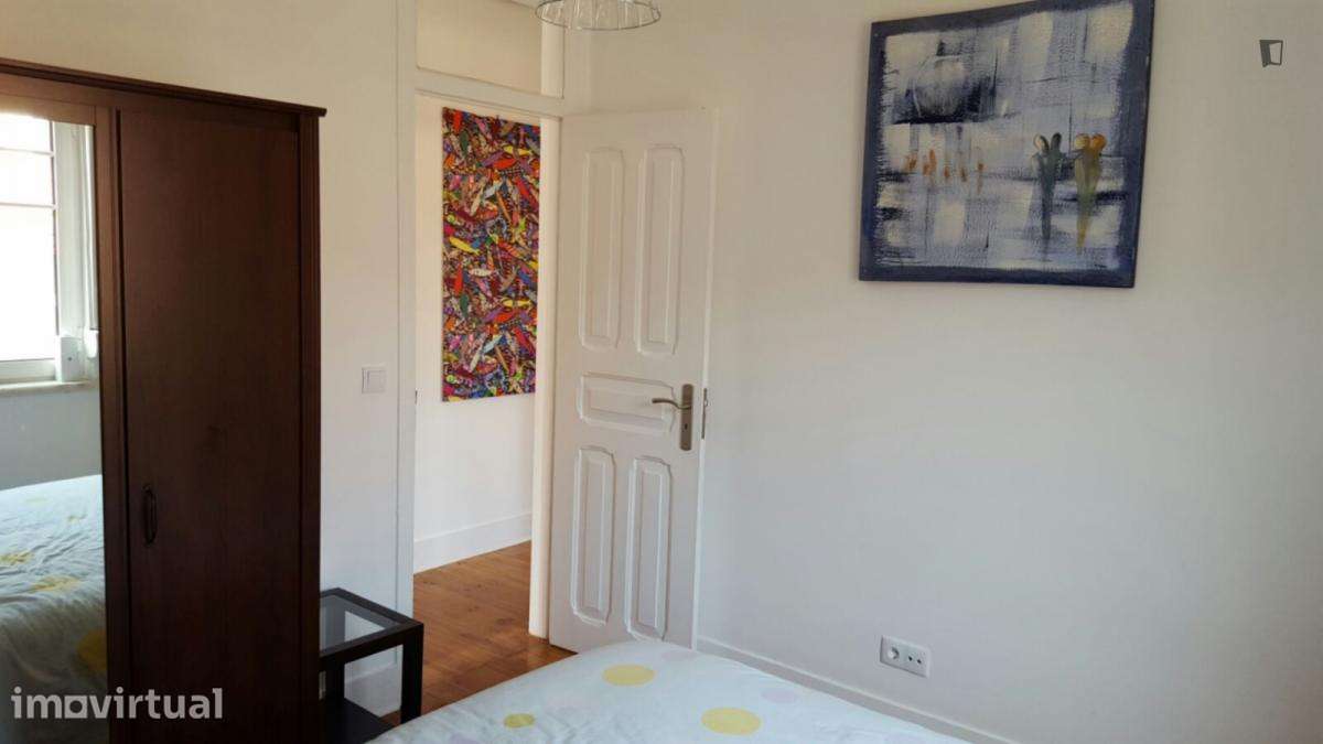 Quarto - localizado em Ajuda Lisbon - Grande imagem: 3/13