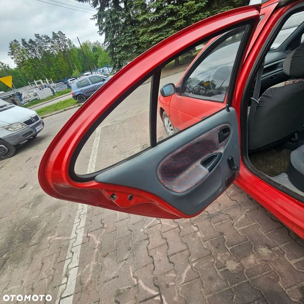 Renault Megane (1996) 1,4 B 55 kW / 75 KM (kod lak: 727 pojazd na części - 4
