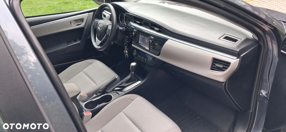 Toyota Corolla - 12