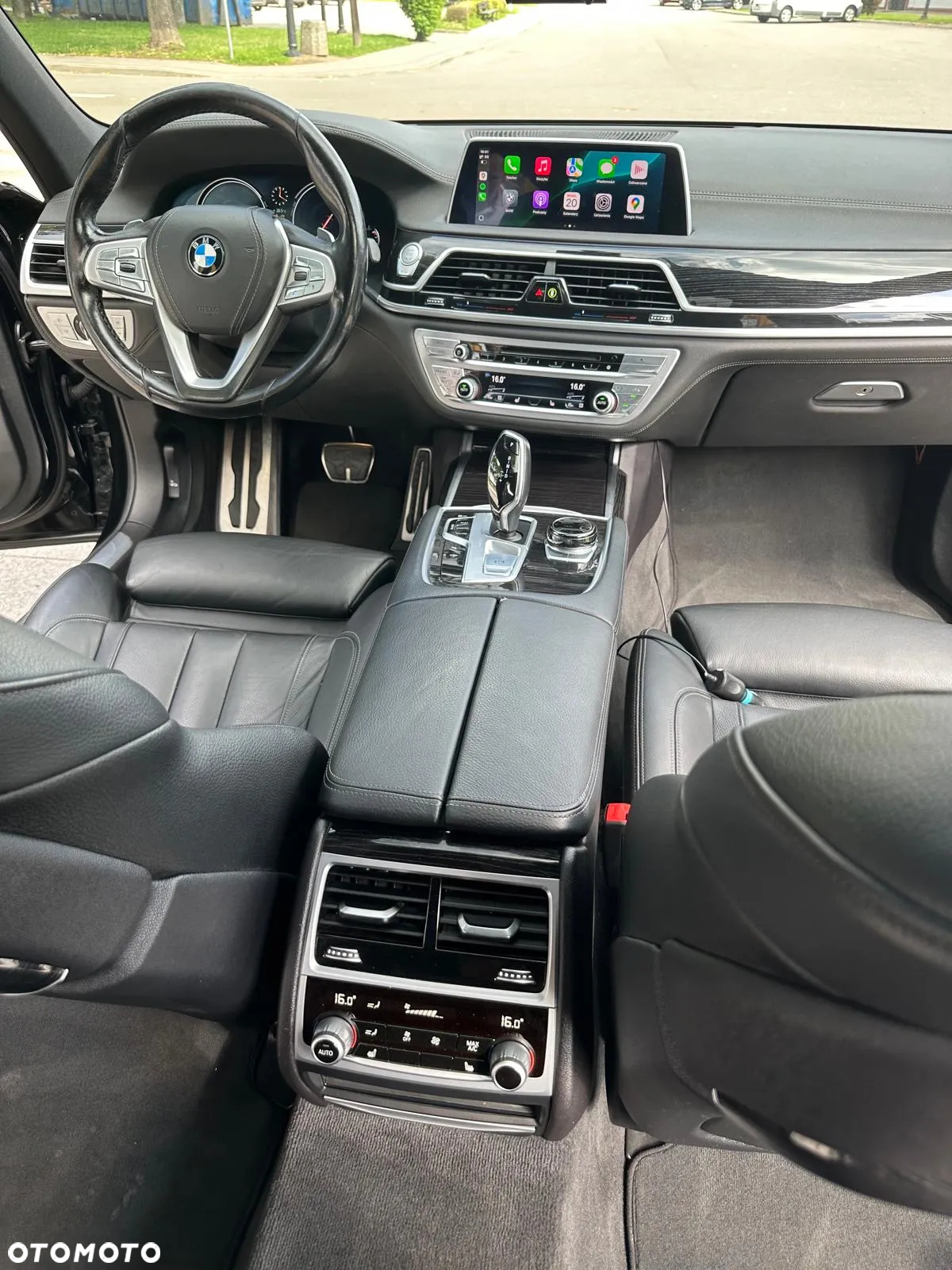 BMW Seria 7 740Li - 31
