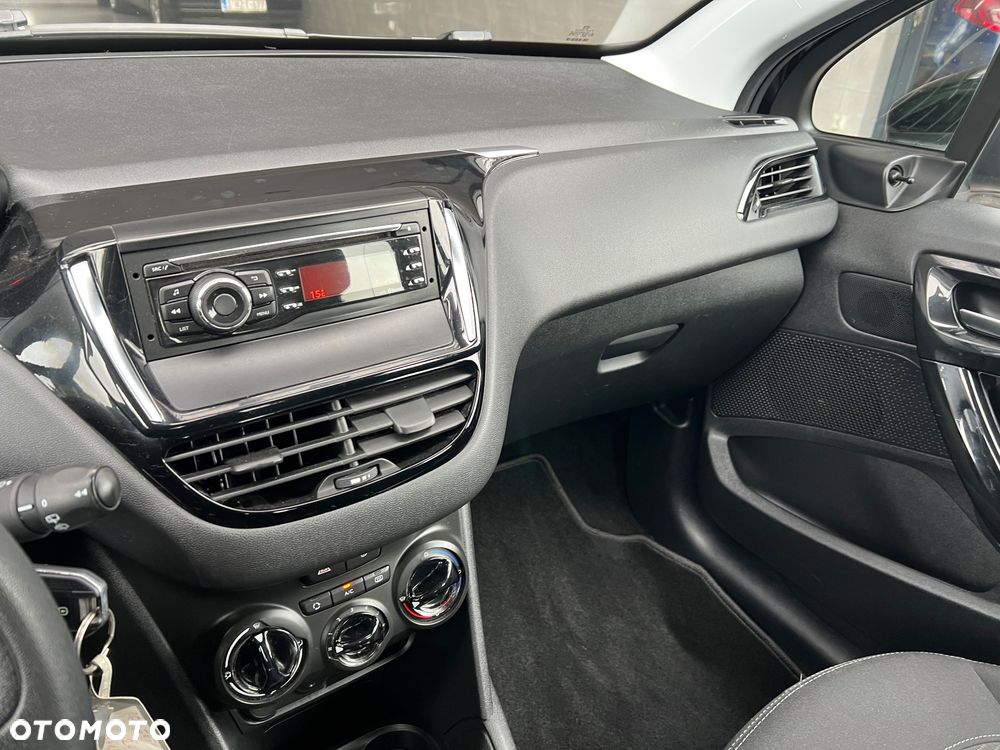 Peugeot 208 - 39