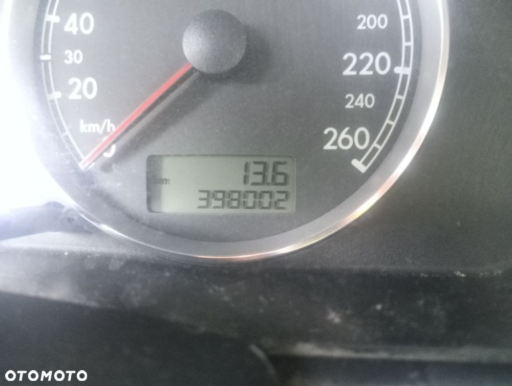 Volkswagen Passat - 8