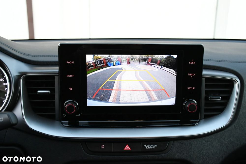 Kia Ceed 1.6 CRDi mHEV L Business Line - 31
