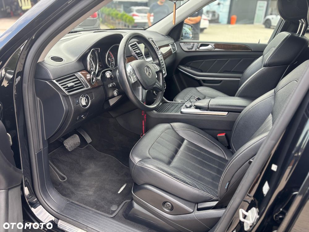 Mercedes-Benz GL - 11