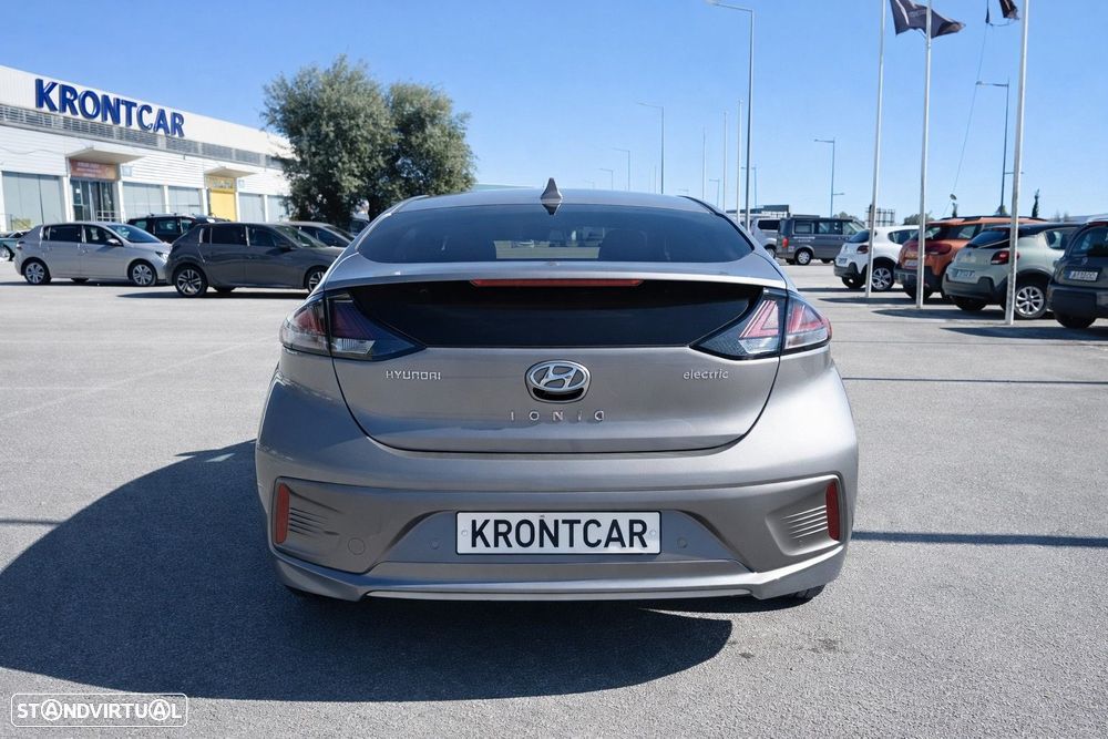 Hyundai Ioniq - 6