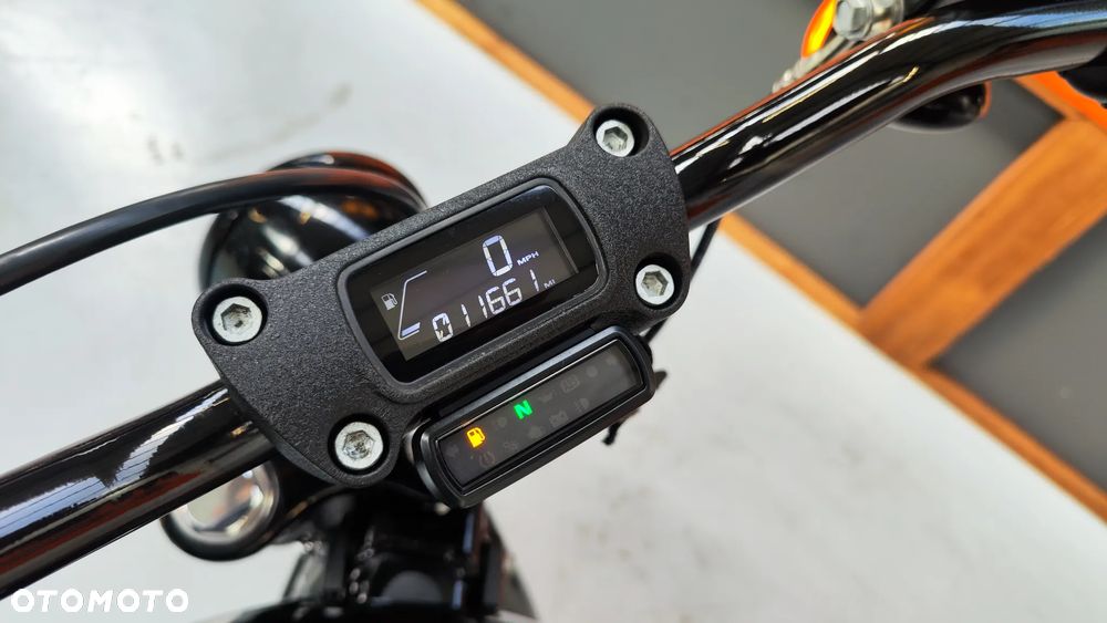 Harley-Davidson Softail Street Bob - 31