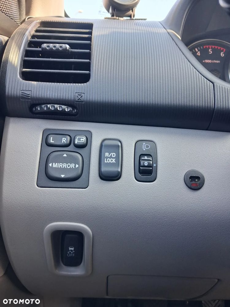 Mitsubishi Pajero Sport - 11