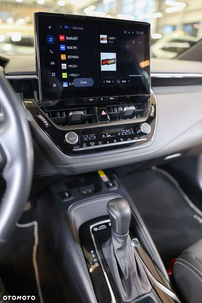 Toyota Corolla 2.0 Hybrid Style - 21
