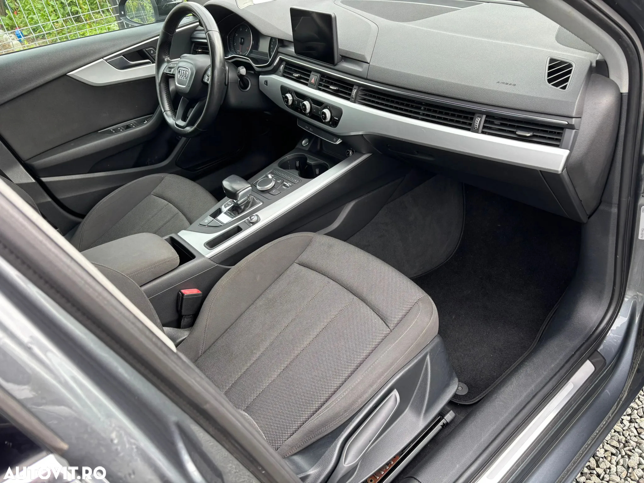 Audi A4 2.0 TDI ultra S tronic - 6