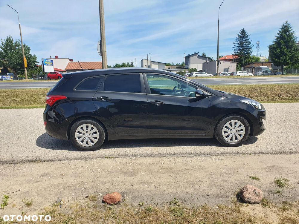Hyundai i30 blue 1.6 CRDi Classic Navigation - 4